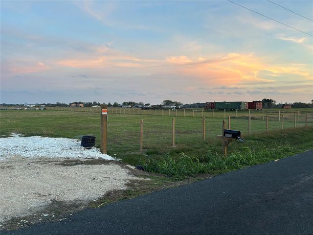 1813 County Road 610, Dayton, TX 77535