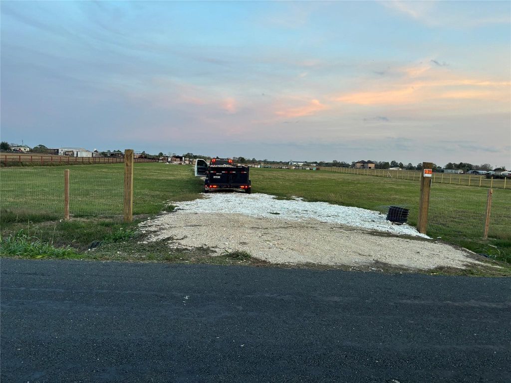 1813 County Road 610, Dayton, TX 77535