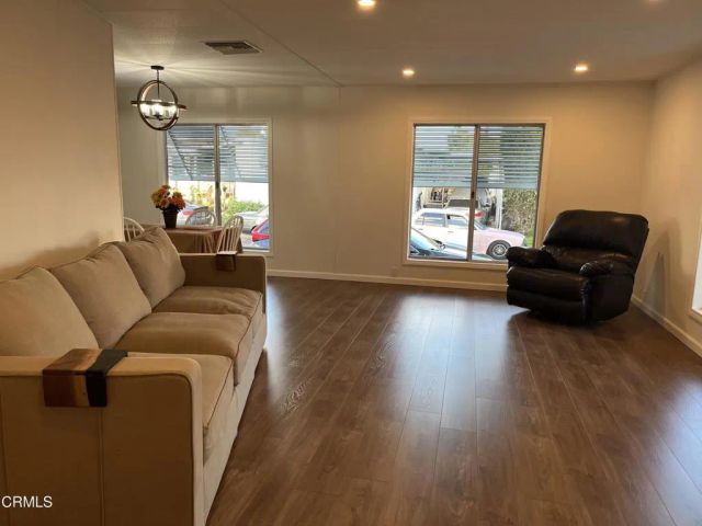 103 Gay 103, Ventura, CA 93003