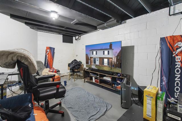 15276 Young Street, Detroit, MI 48205