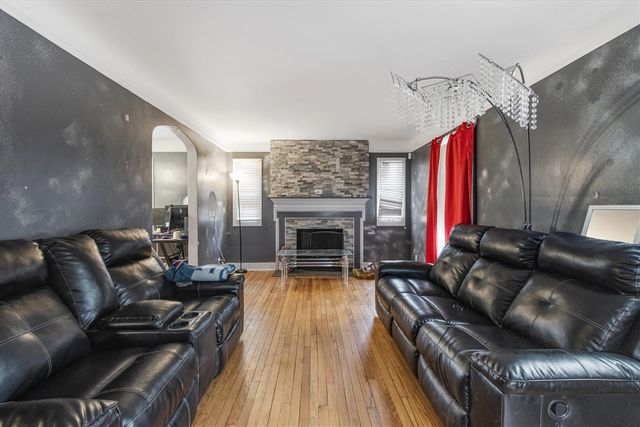 15276 Young Street, Detroit, MI 48205