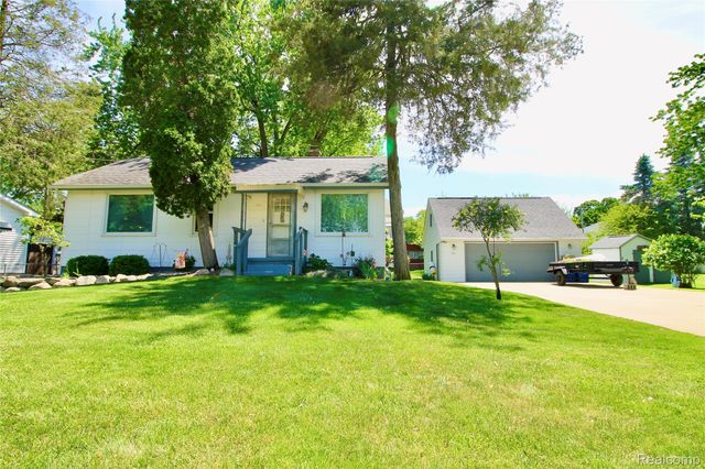 306 Tickner Street, Linden, MI 48451