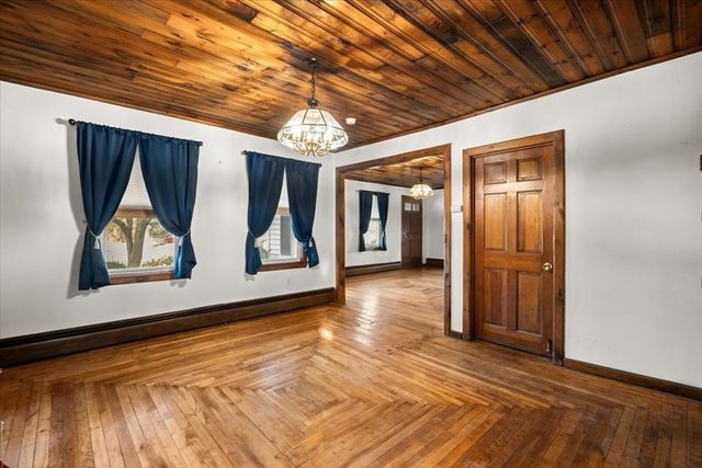 1524 Somerset Ave, Taunton, MA 02780