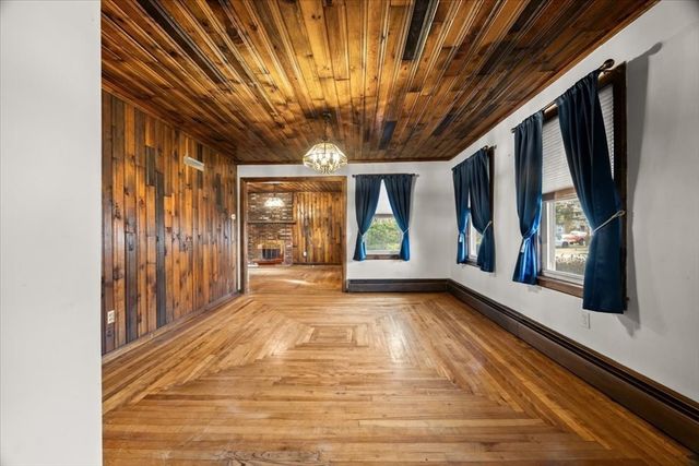 1524 Somerset Ave, Taunton, MA 02780