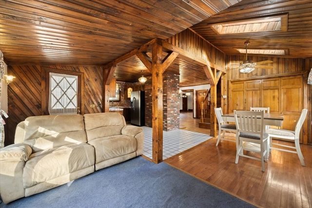 1524 Somerset Ave, Taunton, MA 02780