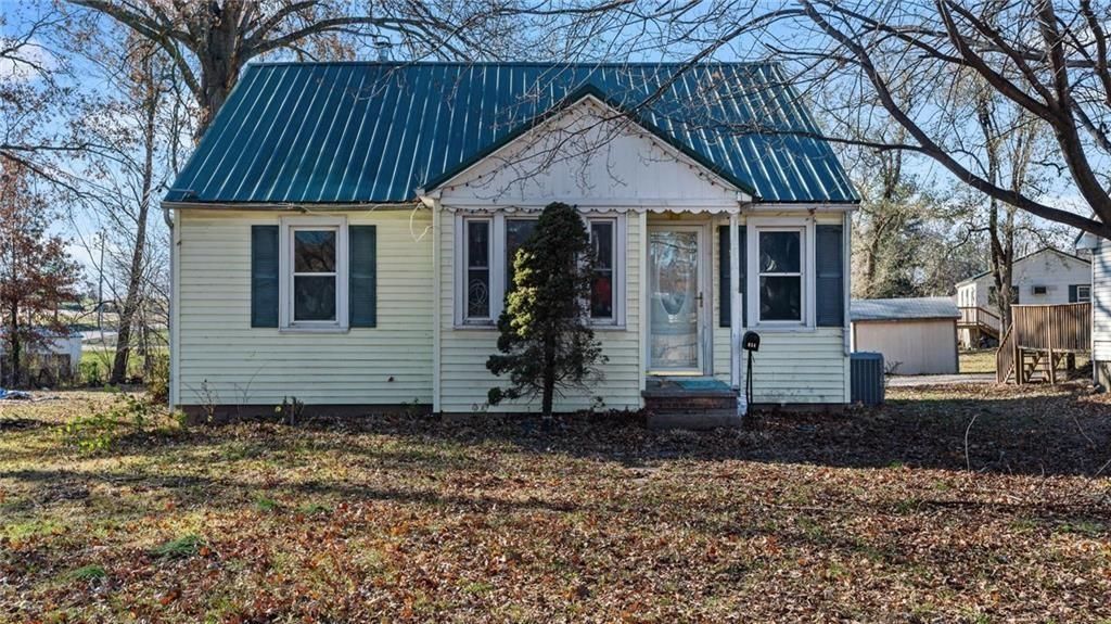 614 S Institute Street, Richmond, MO 64085