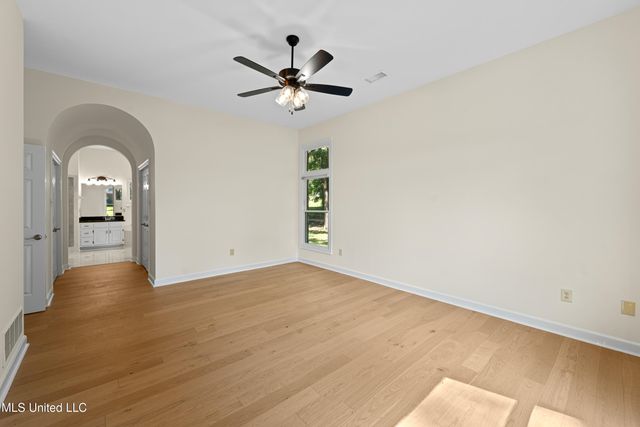 5035 Saint Andrews Cove, Olive Branch, MS 38654