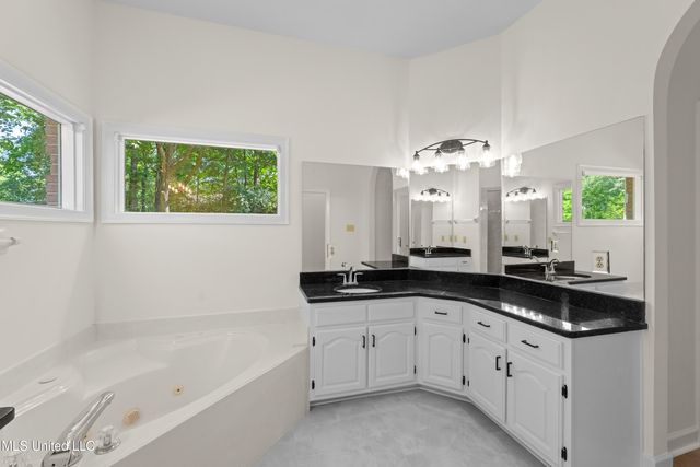 5035 Saint Andrews Cove, Olive Branch, MS 38654