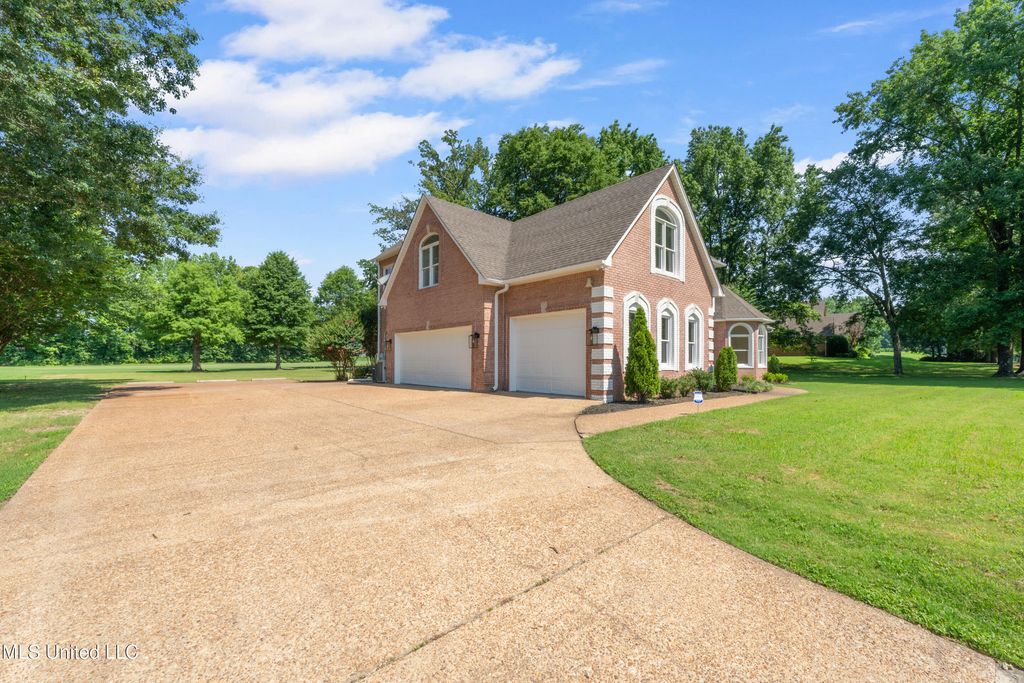 5035 Saint Andrews Cove, Olive Branch, MS 38654