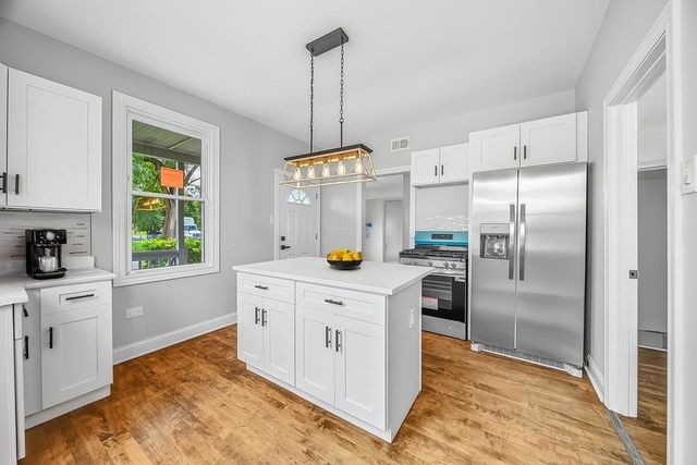 2823 Broadway Street, Blue Island, IL 60406