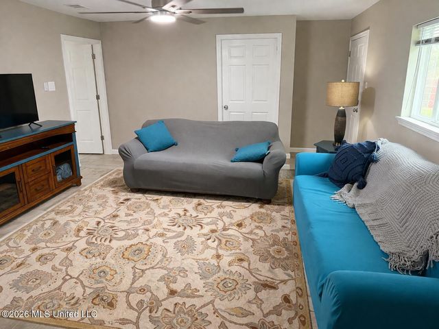 3912 Juniper Street, Moss Point, MS 39563