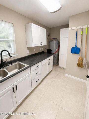 3912 Juniper Street, Moss Point, MS 39563