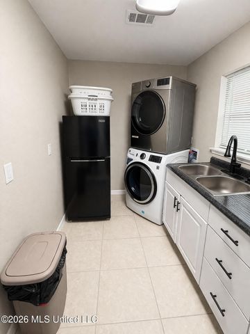 3912 Juniper Street, Moss Point, MS 39563