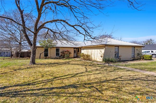 320 Highland Drive, Burnet, TX 78611
