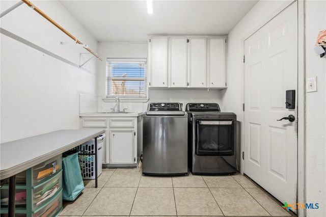 320 Highland Drive, Burnet, TX 78611