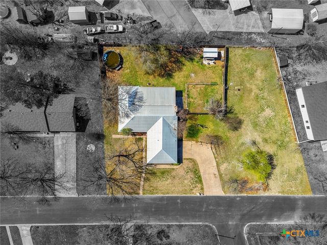 320 Highland Drive, Burnet, TX 78611