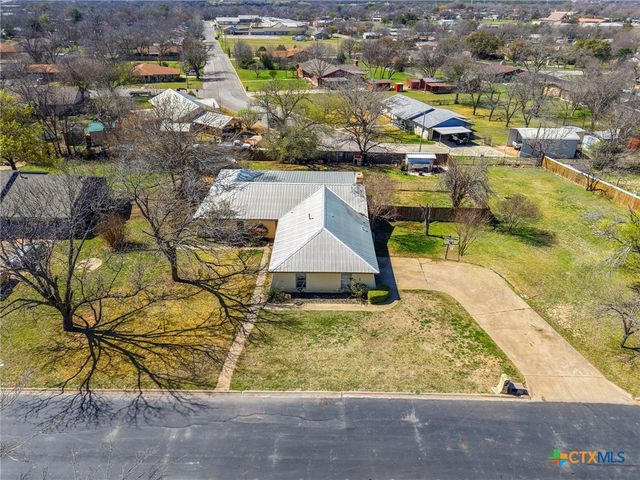 320 Highland Drive, Burnet, TX 78611