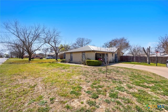 320 Highland Drive, Burnet, TX 78611