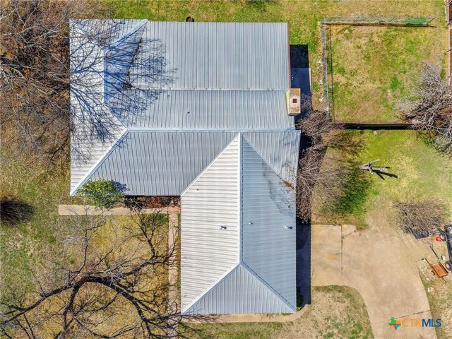 320 Highland Drive, Burnet, TX 78611