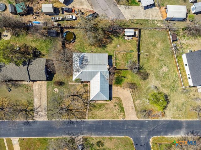 320 Highland Drive, Burnet, TX 78611