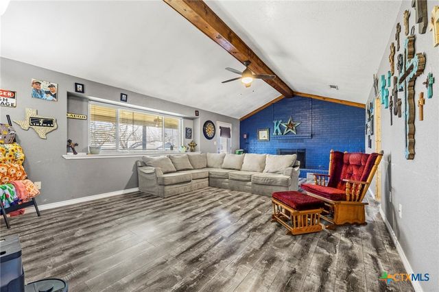 320 Highland Drive, Burnet, TX 78611