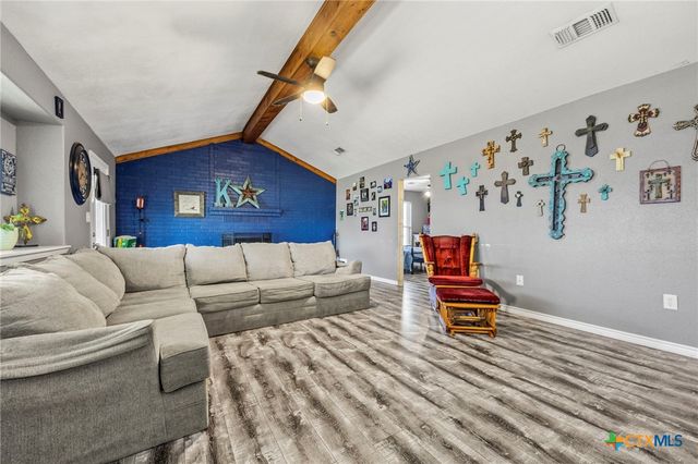 320 Highland Drive, Burnet, TX 78611