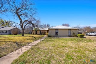 320 Highland Drive, Burnet, TX 78611