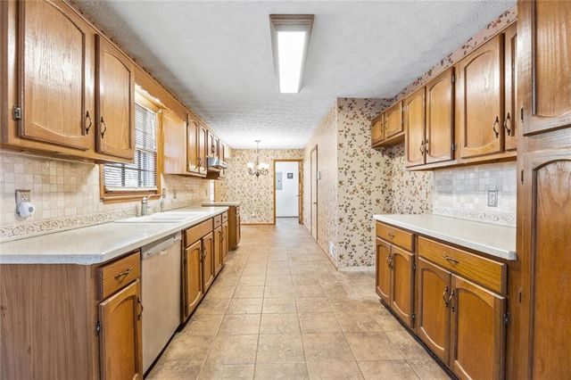 2805 SE Bridle Path, Conyers, GA 30094