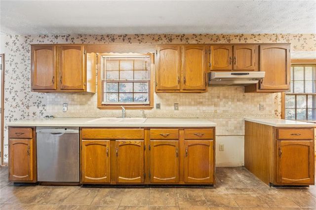2805 SE Bridle Path, Conyers, GA 30094