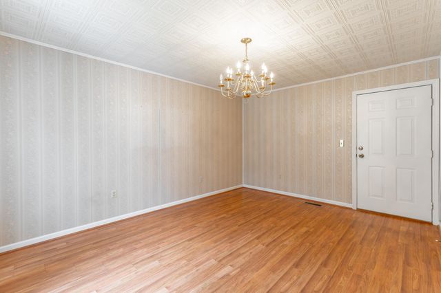 707 Bronson Street, Rossville, GA 30741