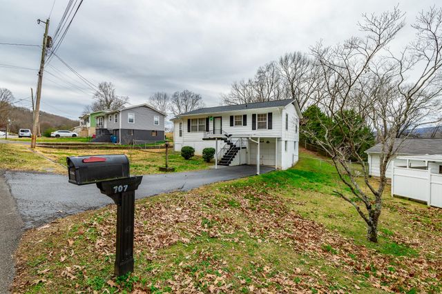 707 Bronson Street, Rossville, GA 30741