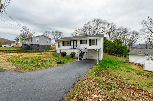 707 Bronson Street, Rossville, GA 30741