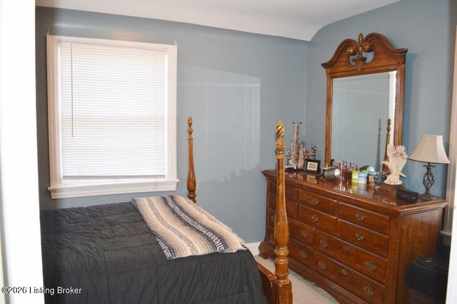 305 S Hubbards Ln, Louisville, KY 40207