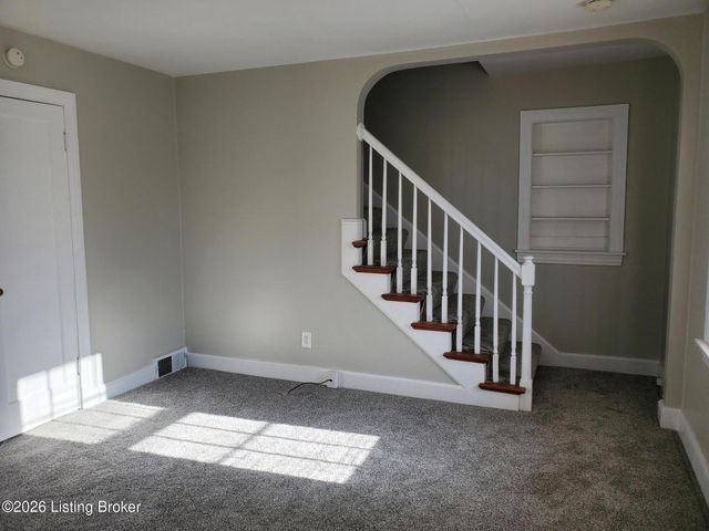 305 S Hubbards Ln, Louisville, KY 40207