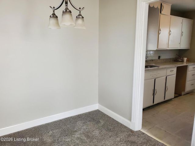 305 S Hubbards Ln, Louisville, KY 40207