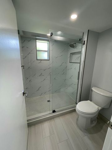 6698 10th Avenue N, Greenacres, FL 33467