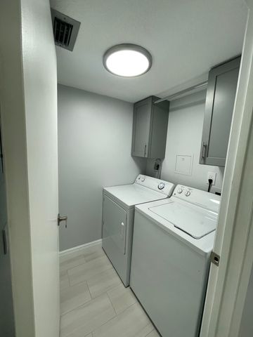 6698 10th Avenue N, Greenacres, FL 33467