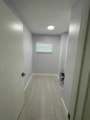 6698 10th Avenue N, Greenacres, FL 33467