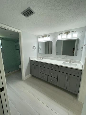 6698 10th Avenue N, Greenacres, FL 33467