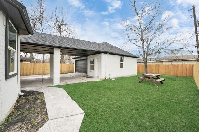 1313 Avenue G, South Houston, TX 77587