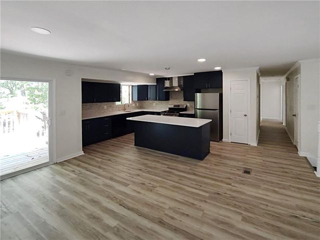 8443 Park Ridge Lane, Riverdale, GA 30274