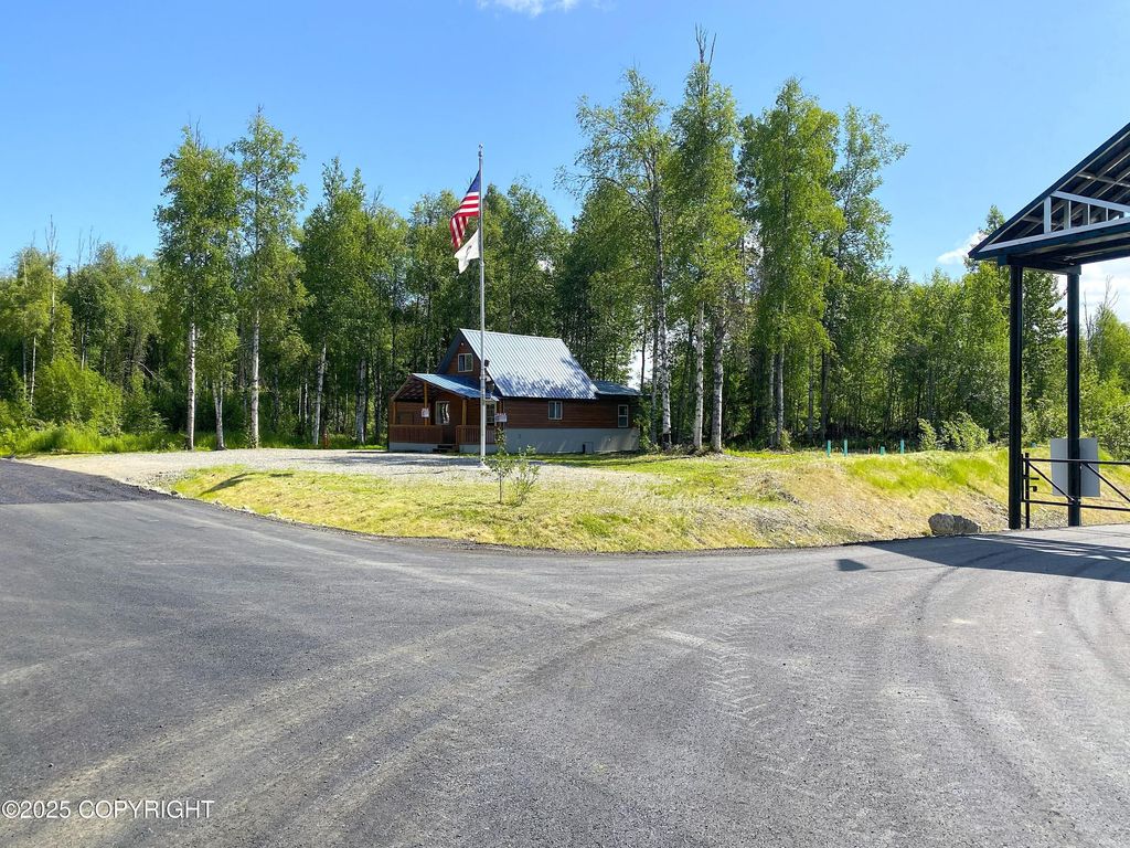 20057 E Caswell Lakes Road, Willow, AK 99688