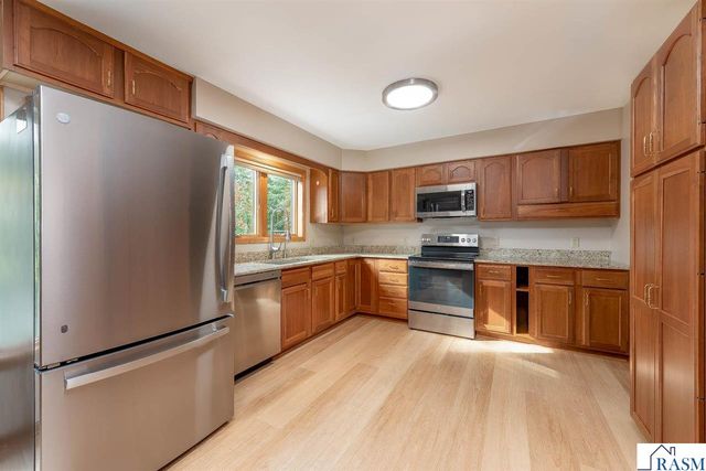 208 Chancery Lane, Mankato, MN 56001