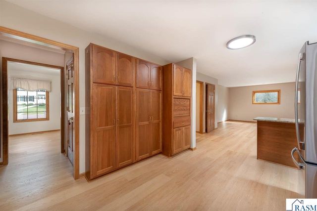 208 Chancery Lane, Mankato, MN 56001