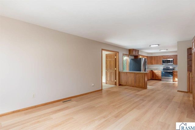 208 Chancery Lane, Mankato, MN 56001