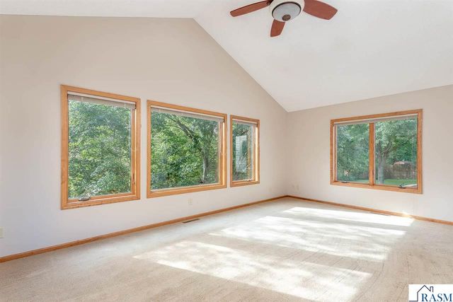 208 Chancery Lane, Mankato, MN 56001