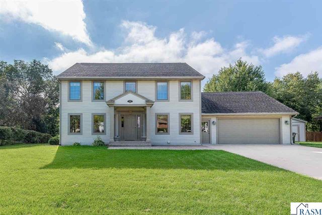 208 Chancery Lane, Mankato, MN 56001