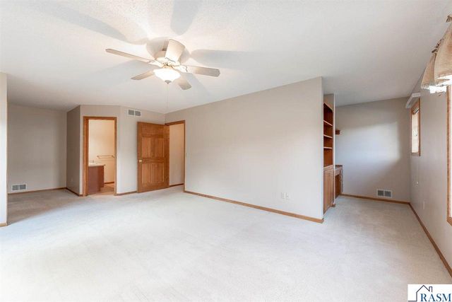 208 Chancery Lane, Mankato, MN 56001