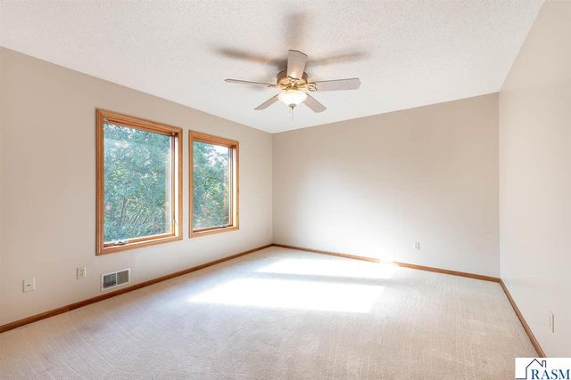 208 Chancery Lane, Mankato, MN 56001