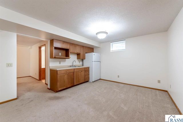 208 Chancery Lane, Mankato, MN 56001